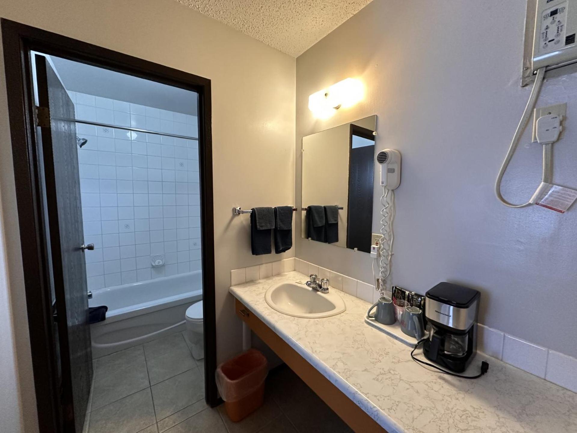 Howard Johnson By Wyndham Edson Exterior foto